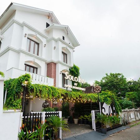 Solo Inn By Hawk Hospitality Kochi Extérieur photo