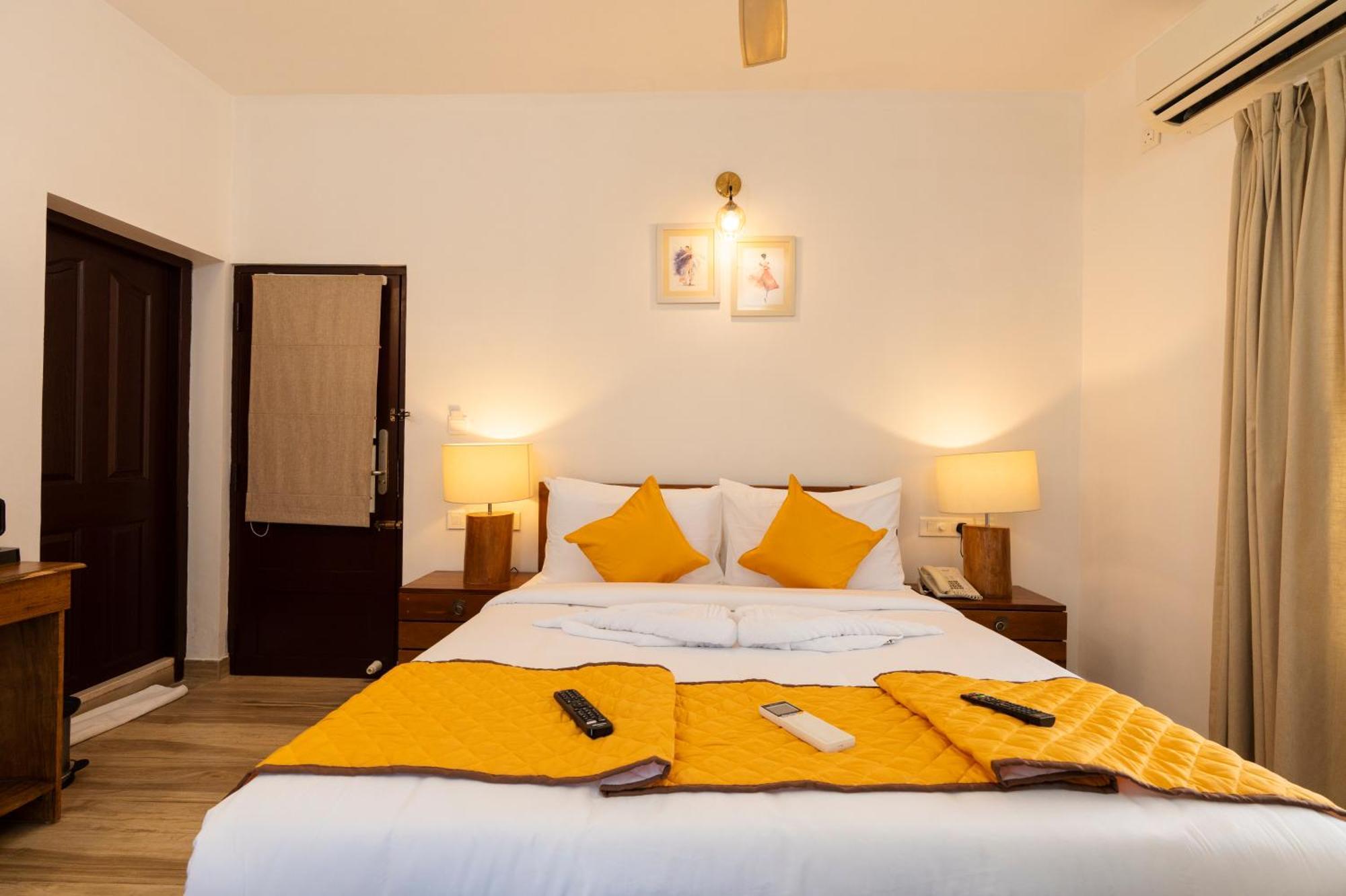Solo Inn By Hawk Hospitality Kochi Extérieur photo