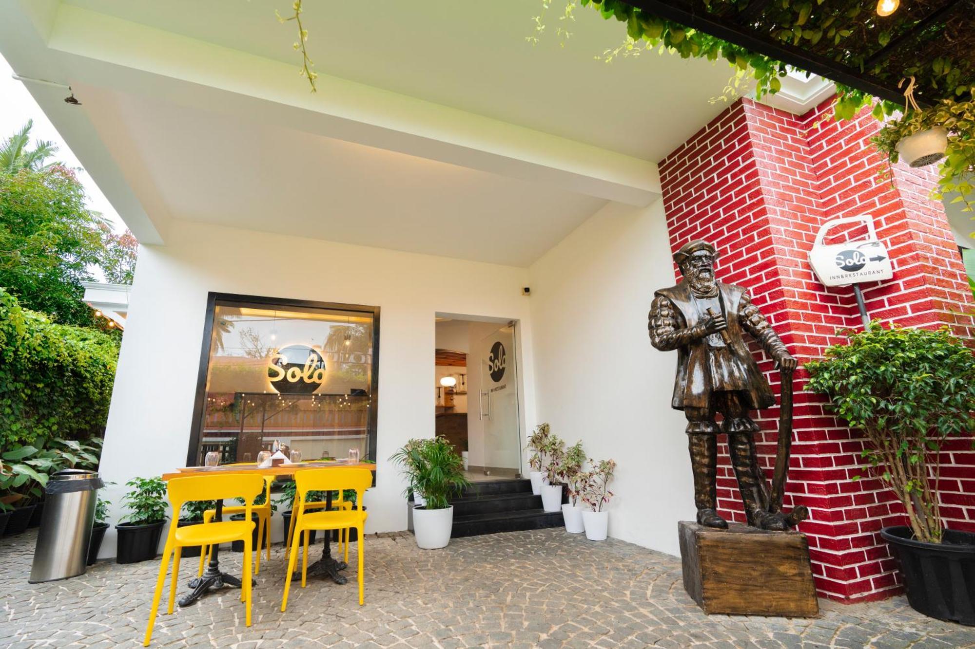 Solo Inn By Hawk Hospitality Kochi Extérieur photo