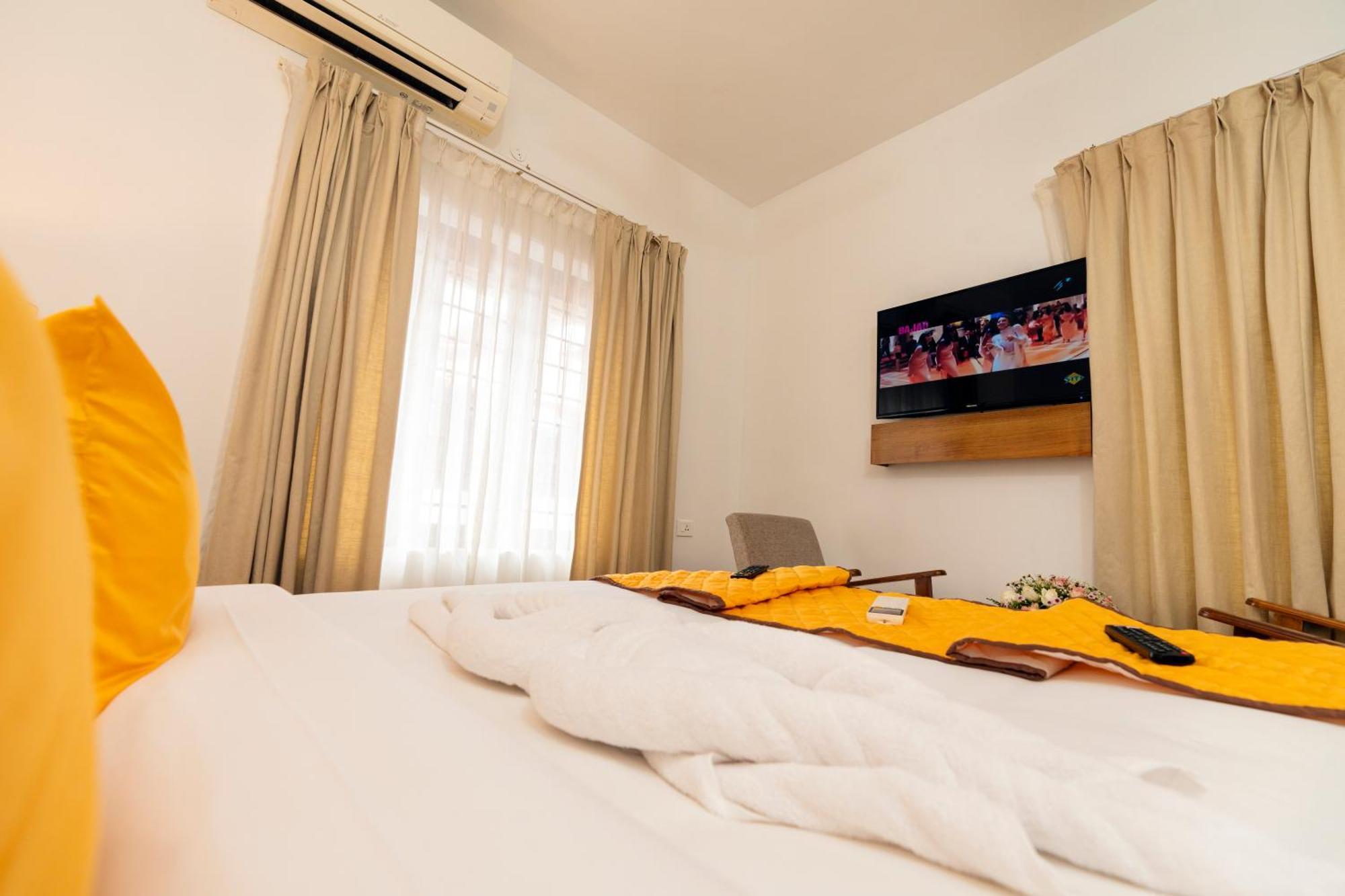 Solo Inn By Hawk Hospitality Kochi Extérieur photo