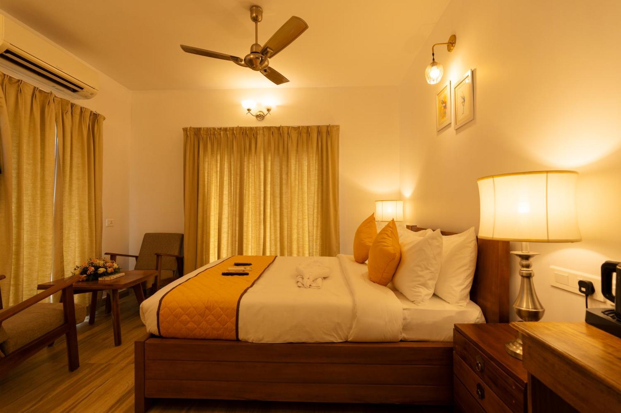 Solo Inn By Hawk Hospitality Kochi Extérieur photo