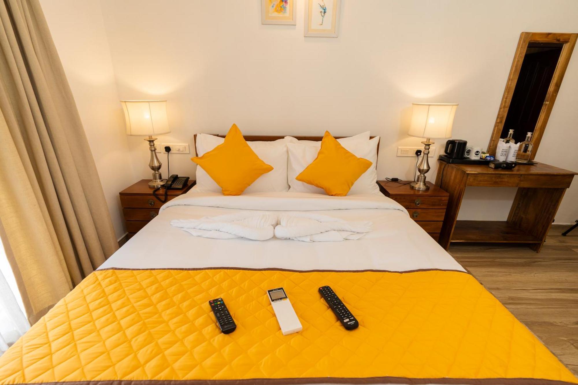 Solo Inn By Hawk Hospitality Kochi Extérieur photo