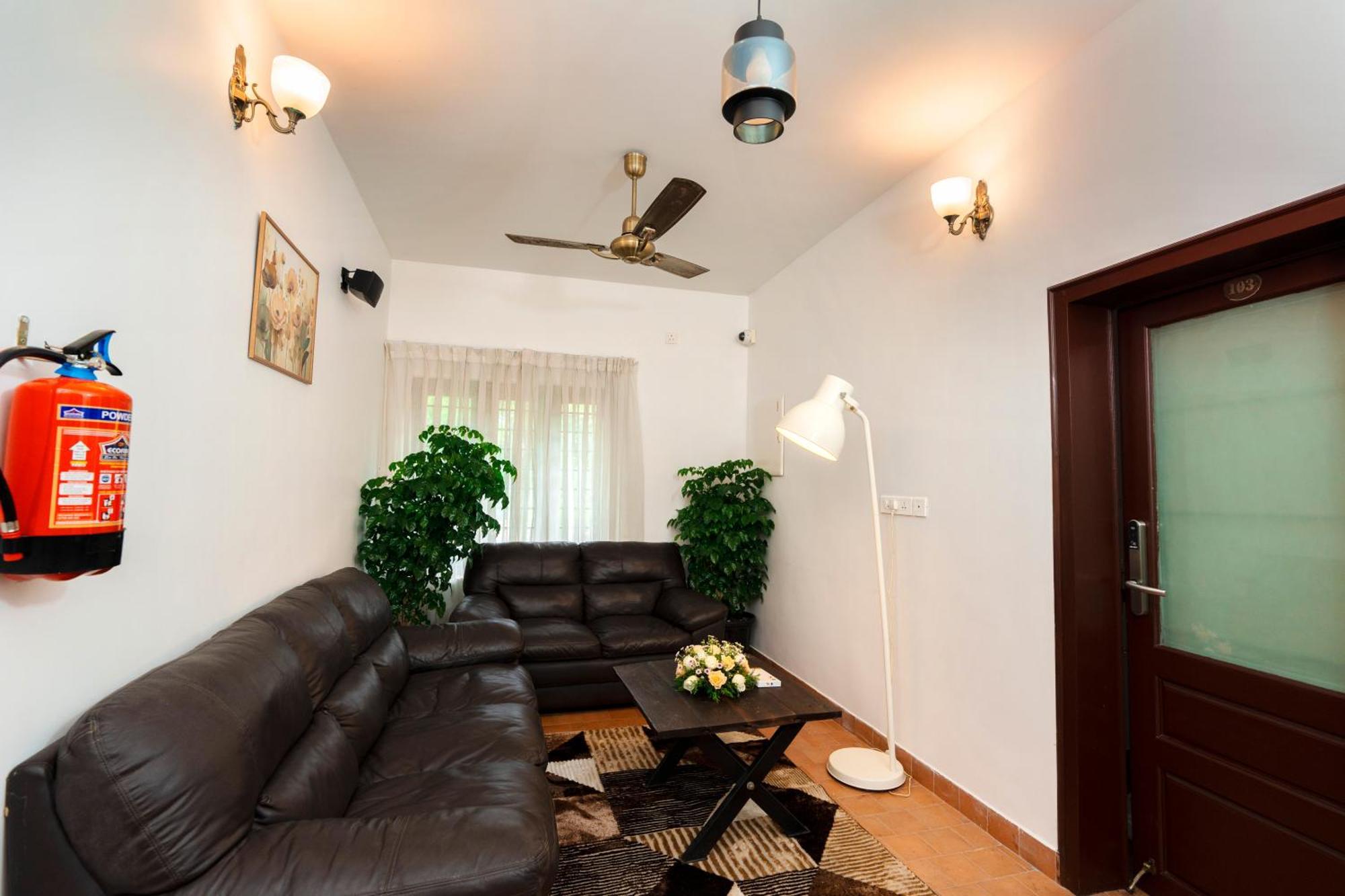 Solo Inn By Hawk Hospitality Kochi Extérieur photo
