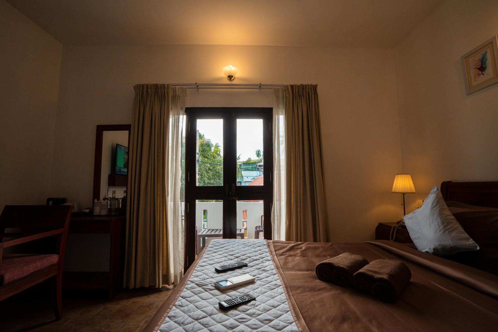 Solo Inn By Hawk Hospitality Kochi Extérieur photo