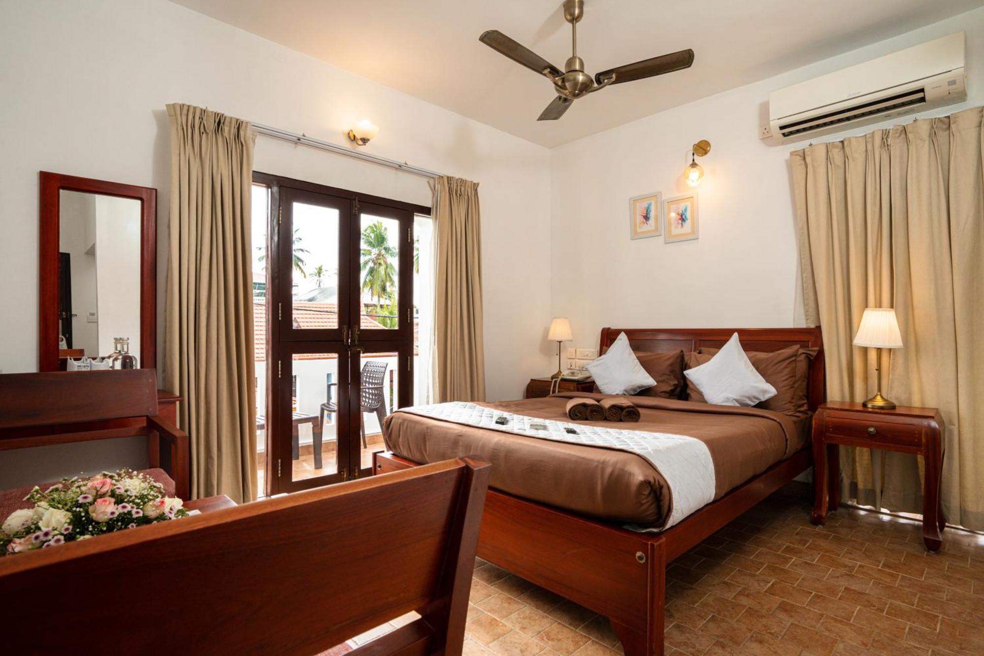 Solo Inn By Hawk Hospitality Kochi Extérieur photo