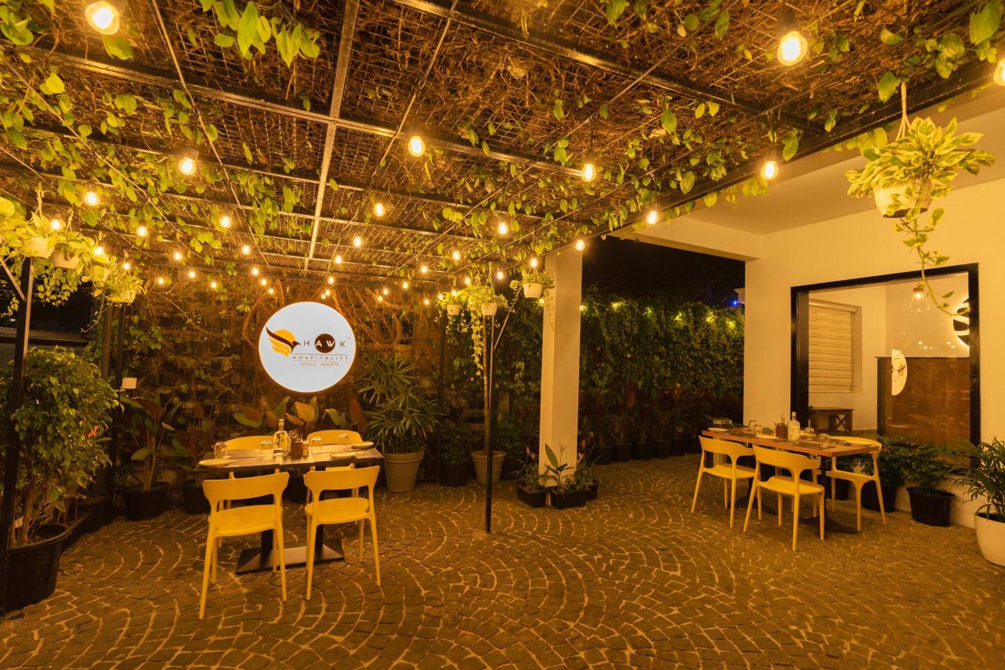 Solo Inn By Hawk Hospitality Kochi Extérieur photo